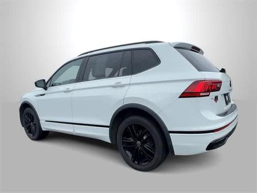 2022 Volkswagen Tiguan 2.0T SE R-Line Black 4MOTION