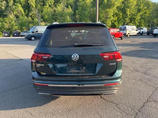 Dark Moss Green Metallic 2019 Volkswagen Tiguan 2.0T SEL