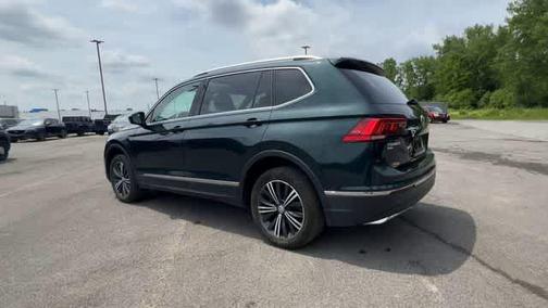 Dark Moss Green Metallic 2019 Volkswagen Tiguan 2.0T SEL