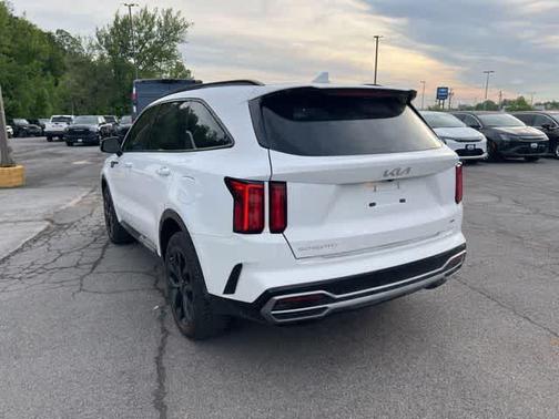 Glacial White Pearl 2023 Kia Sorento SX