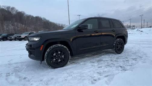 2025 Jeep Grand Cherokee Laredo