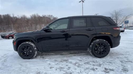 2025 Jeep Grand Cherokee Laredo