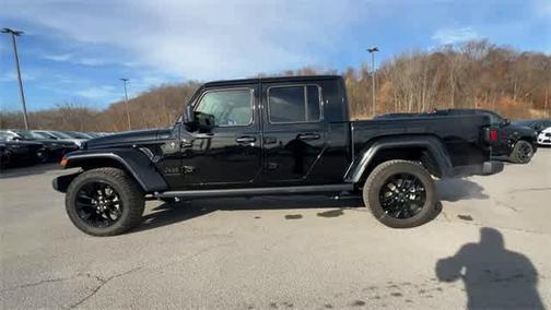 2025 Jeep Gladiator Nighthawk