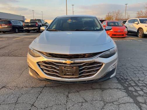Silver Ice Metallic 2021 Chevrolet Malibu FWD LT