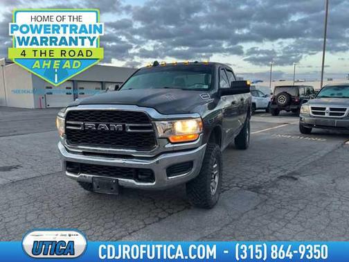 Granite Crystal Metallic Clearcoat 2019 RAM 2500 Tradesman Crew Cab 4x4 6'4' Box
