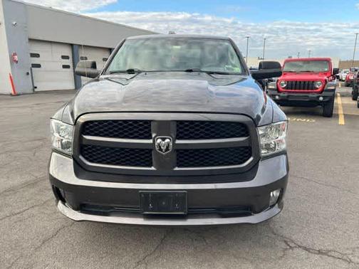 Granite Crystal Metallic Clearcoat 2018 RAM 1500 Express