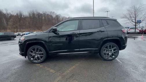 Diamond Black Crystal Pearlcoat 2024 Jeep Compass Limited