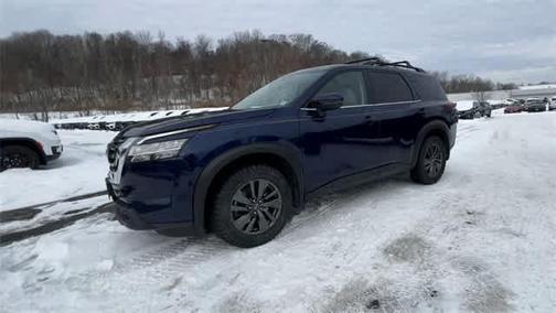 2022 Nissan Pathfinder SV 4WD