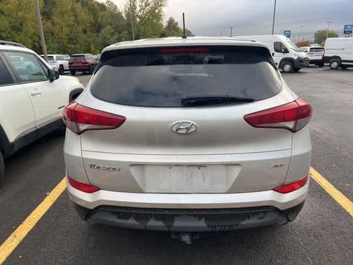 2018 Hyundai TUCSON SE