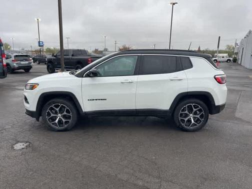 Bright White Clearcoat 2024 Jeep Compass Limited