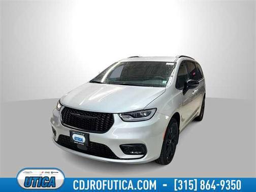 2026 Chrysler Pacifica L