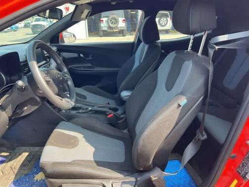 2019 Hyundai Veloster 2