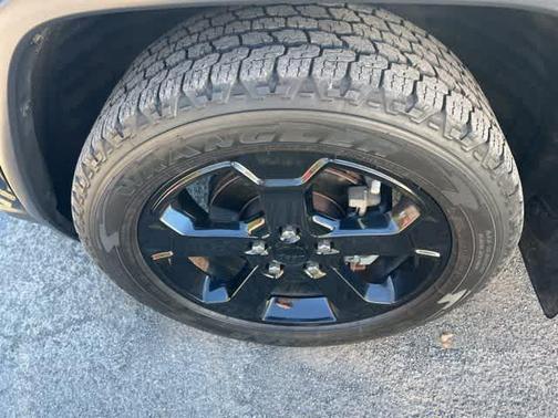 2019 Jeep Grand Cherokee Upland