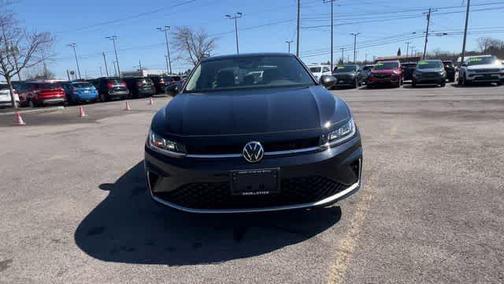 Deep Black Pearl 2025 Volkswagen Jetta 1.5T SE