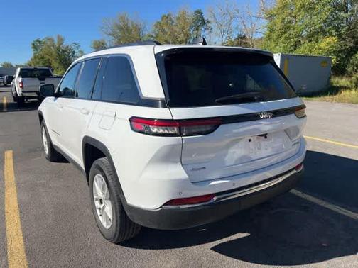 2023 Jeep Grand Cherokee Laredo