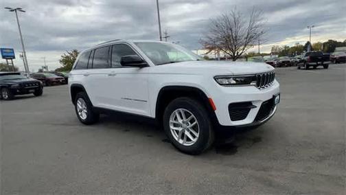 2023 Jeep Grand Cherokee Laredo