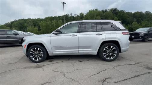 2022 Jeep Grand Cherokee Overland