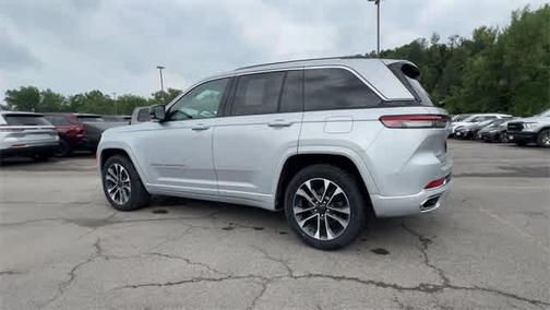 2022 Jeep Grand Cherokee Overland