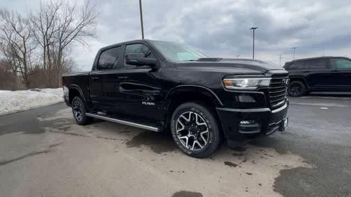 Diamond Black Crystal Pearlcoat 2025 RAM 1500 Laramie