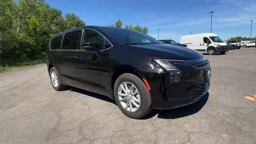 Diamond Black Crystal Pearlcoat 2027 Chrysler Pacifica L
