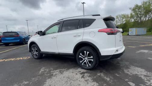 Super White 2018 Toyota RAV4 LE