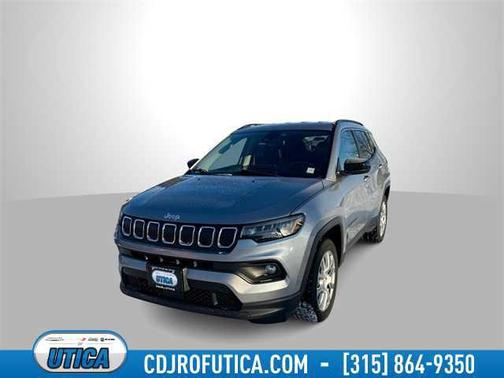 2022 Jeep Compass Latitude Lux