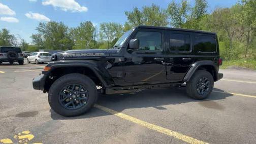 Black Clearcoat 2026 Jeep Wrangler 85th Anniversary