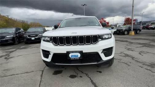 2023 Jeep Grand Cherokee Laredo