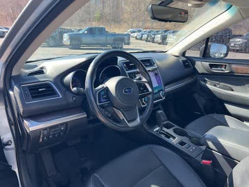 Ice Silver Metallic 2018 Subaru Outback 2.5i Limited