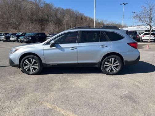 Ice Silver Metallic 2018 Subaru Outback 2.5i Limited