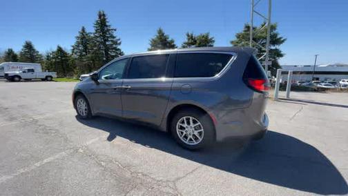 Granite Crystal Metallic Clearcoat 2023 Chrysler Pacifica Touring L