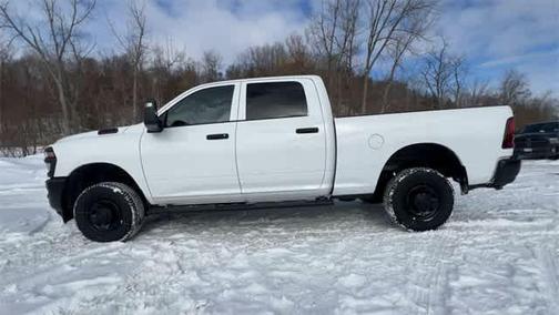 2026 RAM 2500 Tradesman Crew Cab 4x4 6'4' Box
