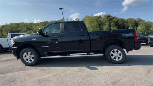 2019 RAM 2500 Big Horn Crew Cab 4x4 6'4' Box