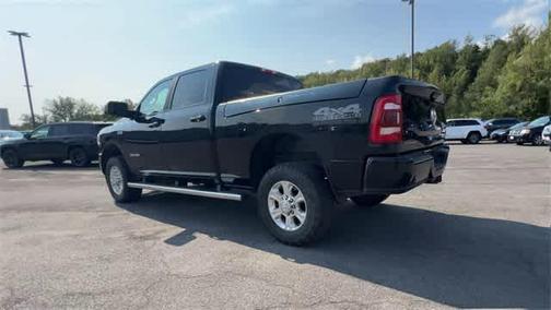 2019 RAM 2500 Big Horn Crew Cab 4x4 6'4' Box