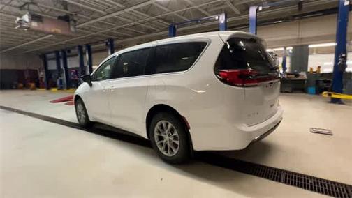 2026 Chrysler Pacifica L