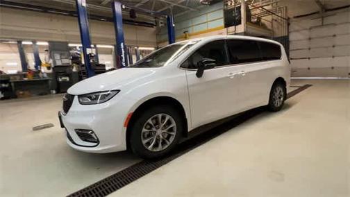 2026 Chrysler Pacifica L