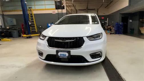 2026 Chrysler Pacifica L