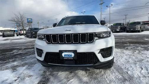 2025 Jeep Grand Cherokee Laredo