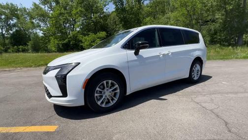 Bright White Clearcoat 2027 Chrysler Pacifica L