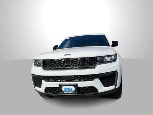 Bright White Clearcoat 2027 Jeep Grand Cherokee Limited