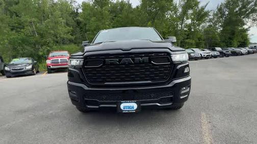 Diamond Black Crystal Pearlcoat 2026 RAM 1500 Big Horn/Lone Star