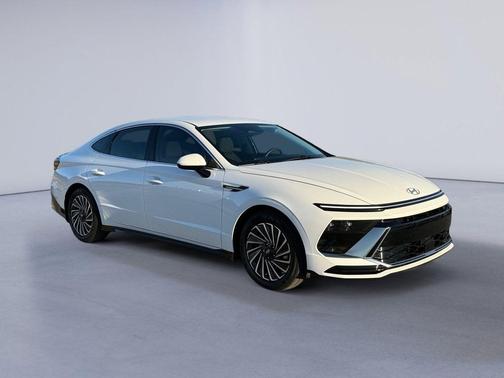 2024 Hyundai SONATA Hybrid SE
