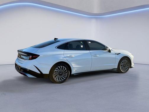 2024 Hyundai SONATA Hybrid SE