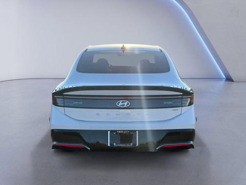 2024 Hyundai SONATA Hybrid SE