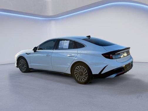 2024 Hyundai SONATA Hybrid SE