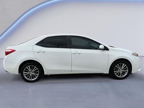 Super White 2015 Toyota Corolla LE Plus