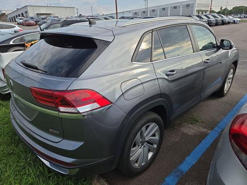 2022 Volkswagen Atlas Cross Sport 3.6L V6 SE w/Technology