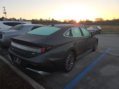 2024 Hyundai SONATA Hybrid SE
