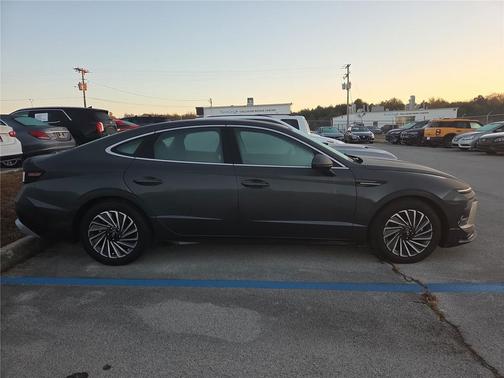 2024 Hyundai SONATA Hybrid SE