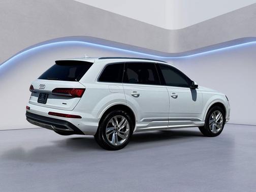 2024 Audi Q7 55 Premium Plus